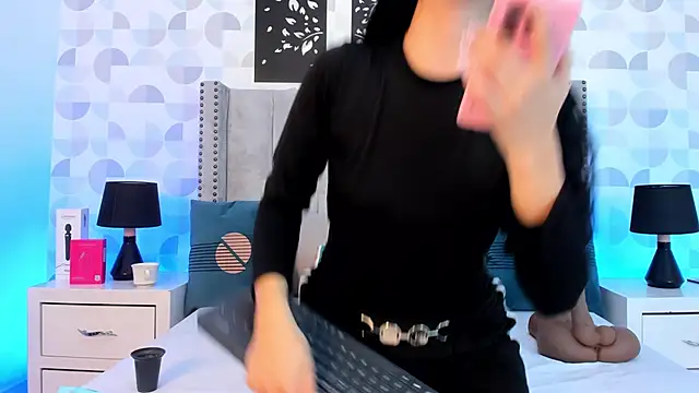 natasha moreno online show from February 19, 12:35 pm