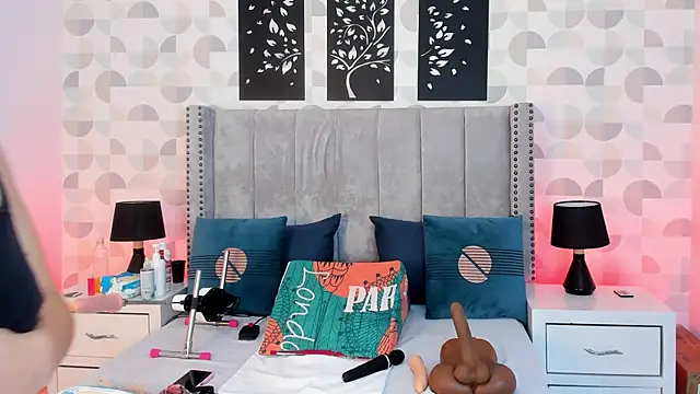 natasha moreno online show from November 4, 12:31 pm