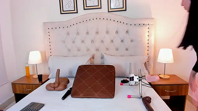 natasha moreno online show from January 7, 12:10 pm