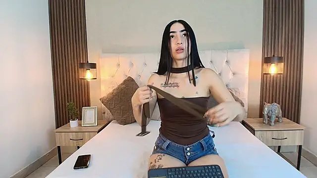 Snapshot of natasha_moreno chatting on June 20, 12:21 pm natasha moreno online show from June 20, 12:21 pm