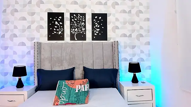 natasha moreno online show from January 18, 12:19 pm