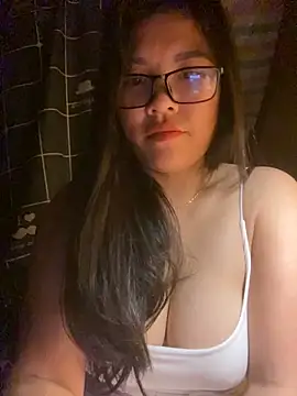 Snapshot of sexybaby_00 chatting on September 11, 12:10 am sexybaby 00 online show from September 11, 12:10 am
