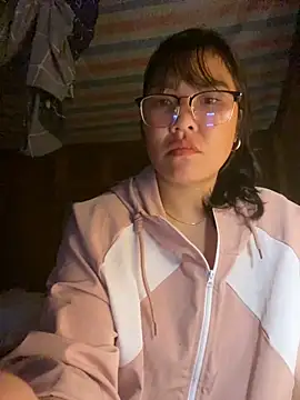 Snapshot of sexybaby_00 chatting on September 28, 12:17 am sexybaby 00 online show from September 28, 12:17 am