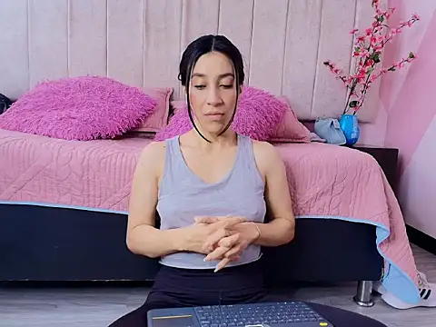 DarlingDuchess  online show from October 6, 3:46 pm