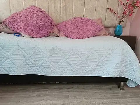 DarlingDuchess  online show from September 25, 2:56 pm