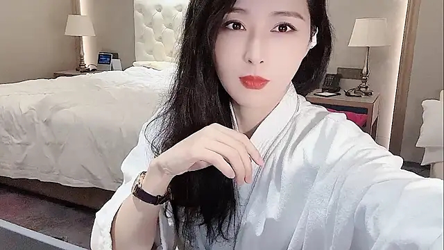 Snapshot of Ianxuan chatting on October 18, 2:35 am Ianxuan online show from October 18, 2:35 am