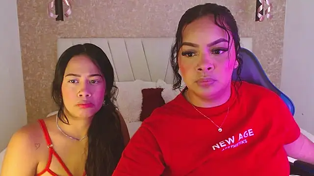 Snapshot of NatiHoran chatting on October 20, 12:02 am NatiHoran online show from October 20, 12:02 am