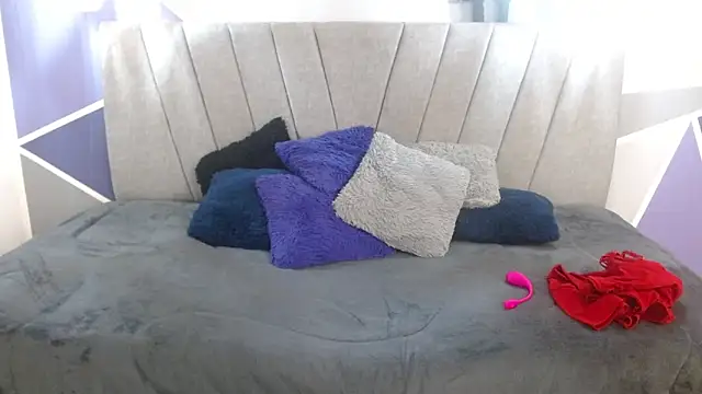 Snapshot of NatiHoran chatting on December 2, 11:39 pm NatiHoran online show from December 2, 11:39 pm