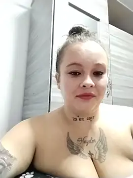 Snapshot of patty_squirt_ chatting on July 13, 9:36 pm patty squirt online show from July 13, 9:36 pm