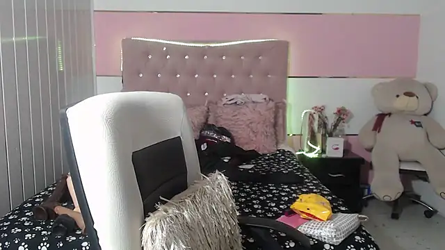 patty squirt  online show from March 16, 3:25 am