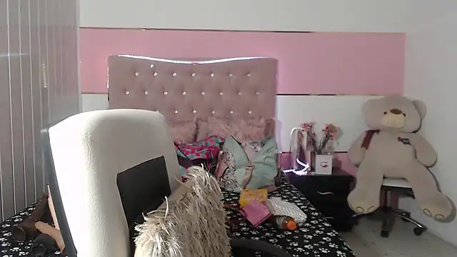 patty squirt  online show from March 15, 2:56 am