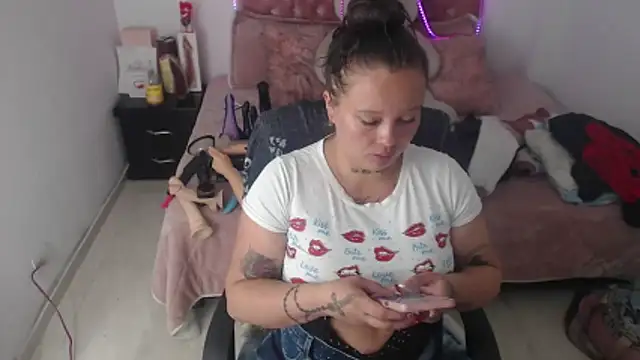 patty squirt  online show from April 2, 9:38 am