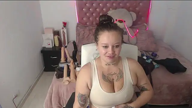 Snapshot of patty_squirt_ chatting on June 27, 11:38 am patty squirt online show from June 27, 11:38 am