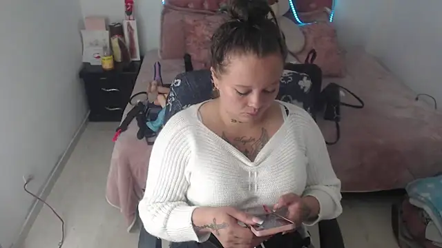 patty squirt  online show from April 7, 1:02 pm