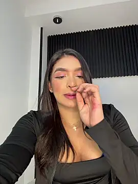 jenn fit online show from March 5, 5:15 am