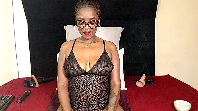 Yummychoklit online show from April 28, 3:44 am