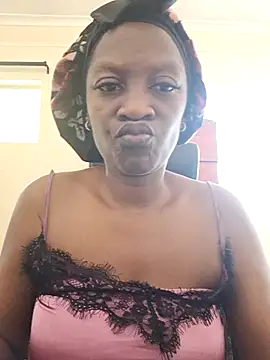 Snapshot of Yummychoklit chatting on October 16, 6:32 am Yummychoklit online show from October 16, 6:32 am