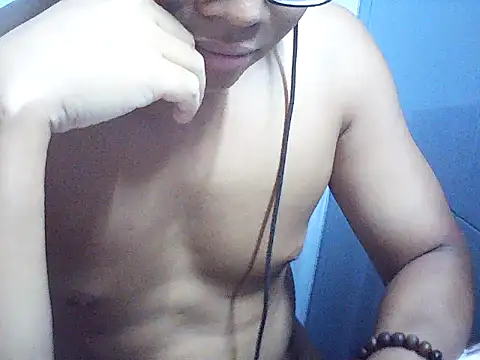 Snapshot of ANonngDan79 chatting on December 16, 4:00 pm ANonngDan79 online show from December 16, 4:00 pm