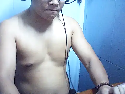 Snapshot of ANonngDan79 chatting on February 15, 4:39 pm ANonngDan79 online show from February 15, 4:39 pm