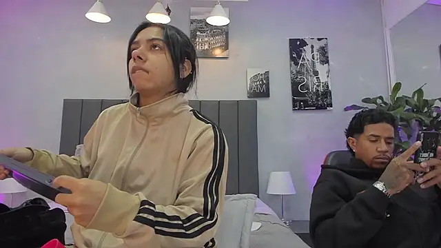 violet and myers online show from October 25, 11:31 am