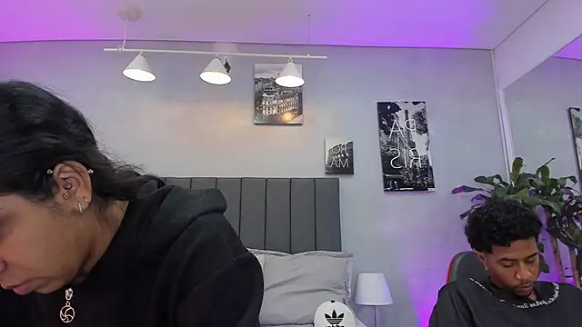 violet and myers online show from October 28, 11:31 am