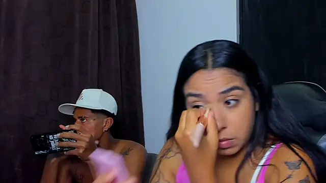 violet and myers online show from April 5, 8:04 pm