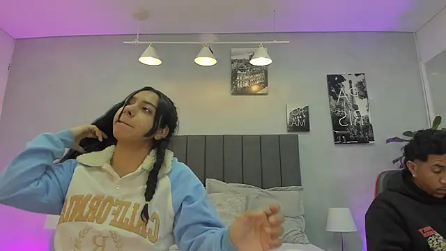 violet and myers online show from October 21, 11:31 am