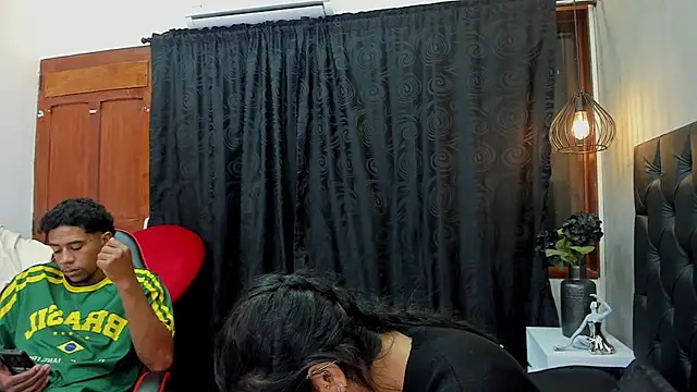 violet and myers online show from November 27, 11:32 am