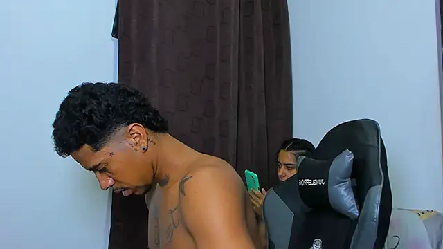 violet and myers online show from February 24, 10:10 pm