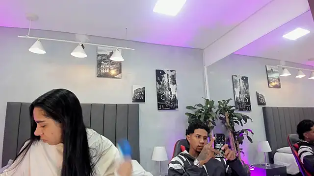 violet and myers online show from November 18, 11:24 am