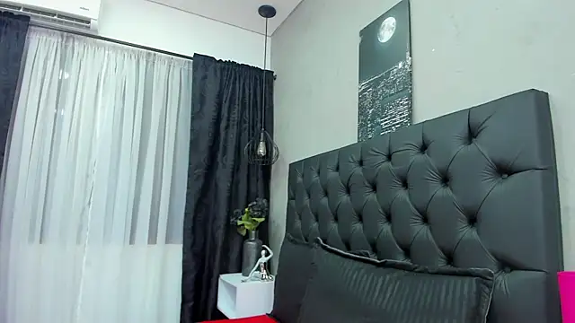 violet and myers online show from November 28, 5:24 pm