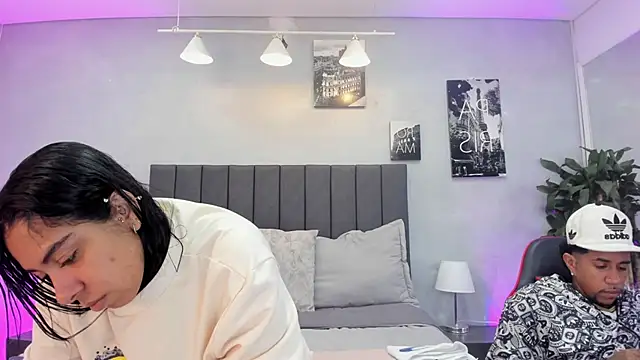 violet and myers online show from November 11, 11:38 am