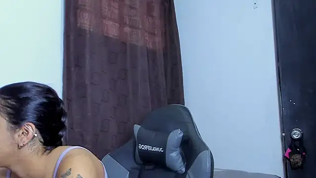 violet and myers online show from December 16, 1:15 pm