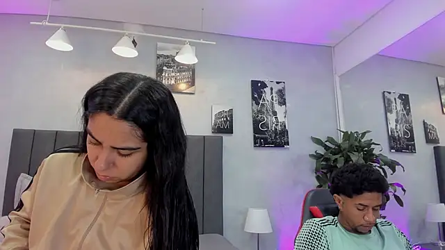 violet and myers online show from November 15, 11:25 am