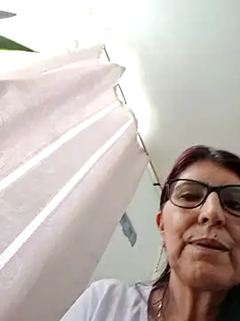 Snapshot of swity_foster chatting on February 22, 8:32 pm swity foster online show from February 22, 8:32 pm