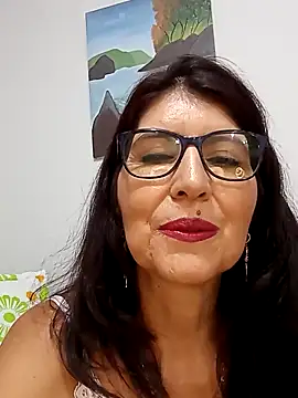 Snapshot of swity_foster chatting on February 21, 6:48 am swity foster online show from February 21, 6:48 am