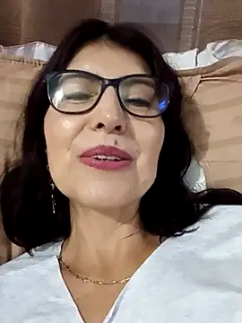 Snapshot of swity_foster chatting on January 17, 7:45 am swity foster online show from January 17, 7:45 am