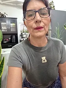 Snapshot of swity_foster chatting on June 4, 7:18 pm swity foster online show from June 4, 7:18 pm