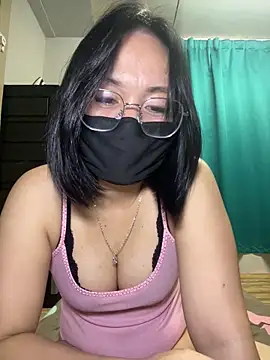 melyiaaa online show from December 22, 2:50 pm