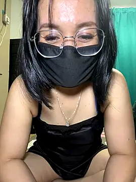 melyiaaa online show from December 21, 4:30 pm