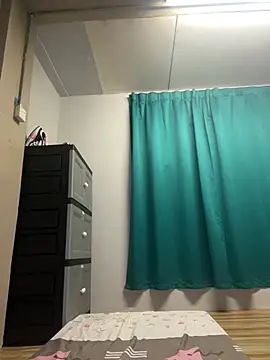 melyiaaa online show from February 6, 2:35 pm