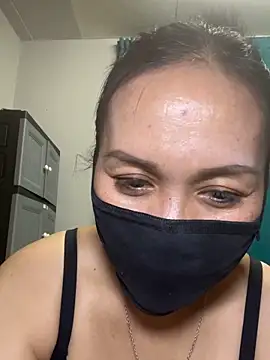 melyiaaa online show from May 15, 2:48 pm