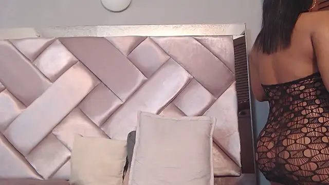 Ashleyroberst online show from June 2, 12:38 pm