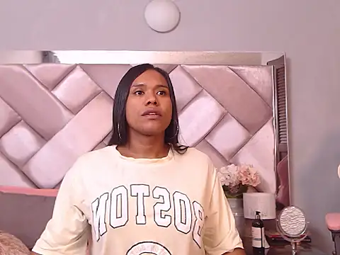 Snapshot of Ashleyroberst chatting on October 18, 10:28 am Ashleyroberst online show from October 18, 10:28 am