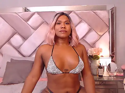 Snapshot of Ashleyroberst chatting on November 6, 10:08 am Ashleyroberst online show from November 6, 10:08 am