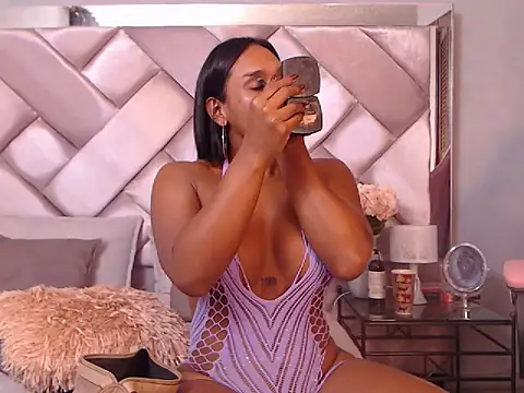 Snapshot of Ashleyroberst chatting on October 25, 10:25 am Ashleyroberst online show from October 25, 10:25 am