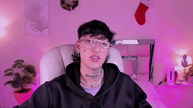 Luci Rose online show from January 7, 2:49 am