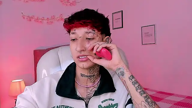 Luci Rose online show from February 14, 2:23 am