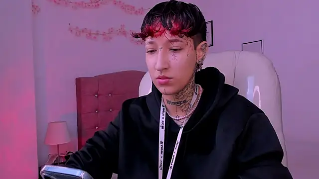 Luci Rose online show from May 4, 5:49 pm