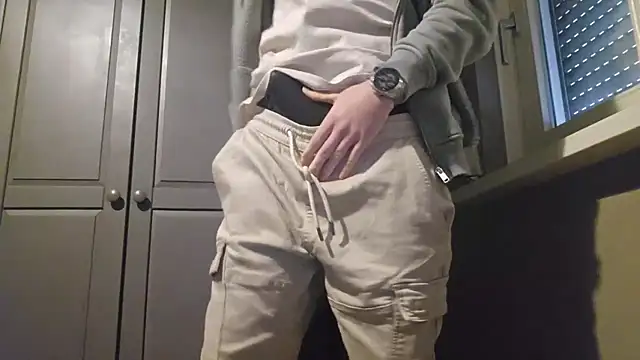 Trekkerboi online show from December 14, 1:28 pm